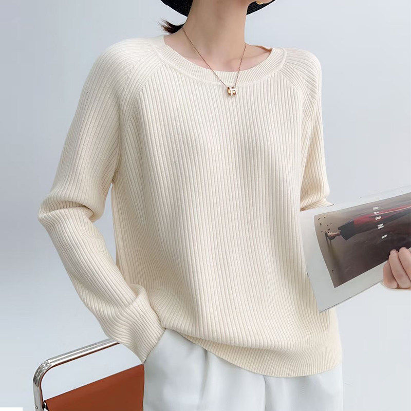 秋冬羊绒圆领长袖针织毛衣女软糯保暖打底衫宽松显瘦纯色百搭上衣