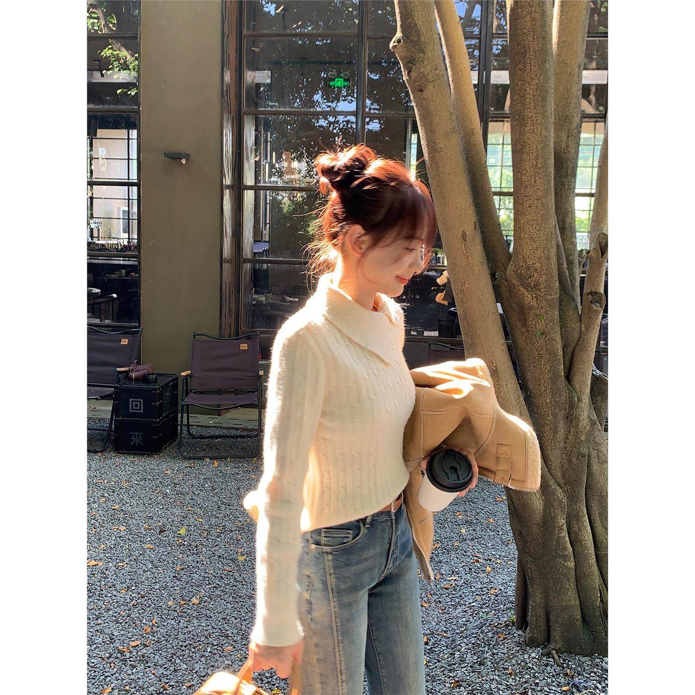 切糕自制小个子秋冬上衣女内搭针织杏色翻领显瘦百搭通勤毛衣