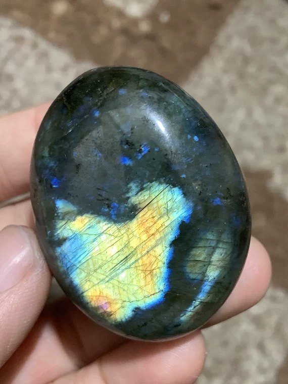 把件拉长石漂亮原石摆件月光手玩