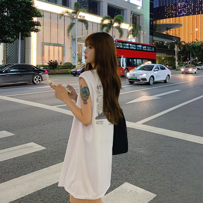 夏季新款潮牌背心字母印花ins港风宽松显瘦无袖坎肩中长款上衣女