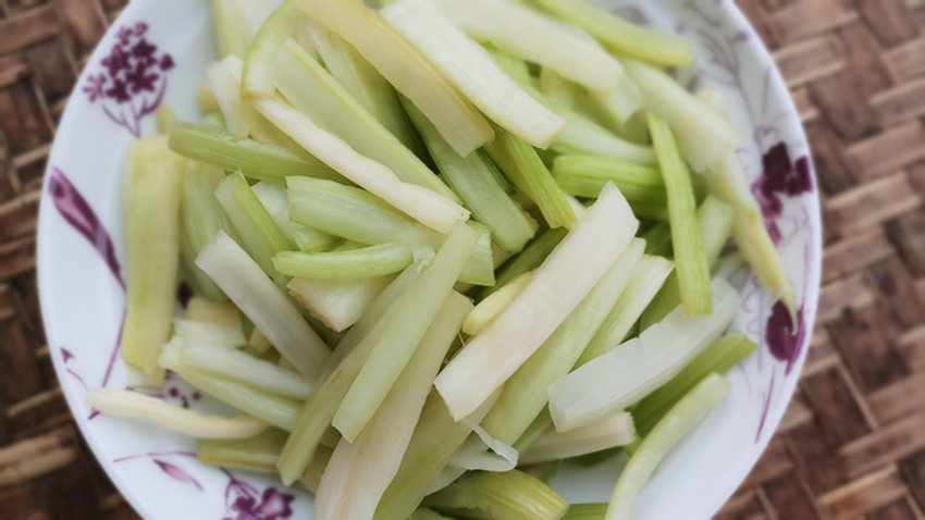 广西灵山特产咸菜农家泡芹菜西芹