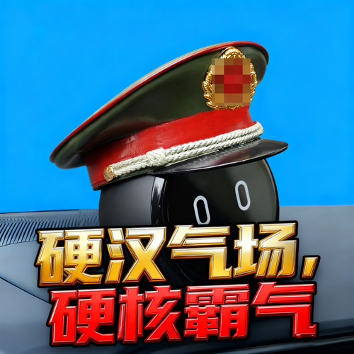 蔚来nomi机器人头盔摆件退伍兵