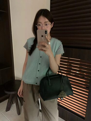 韩系圆领羊毛针织马甲开衫叠穿