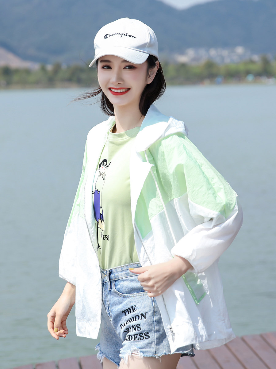 Korean version of loose sun protection clothing fairy 2022 summer new short splicing hooded sun protection clothing casual thin coat tide