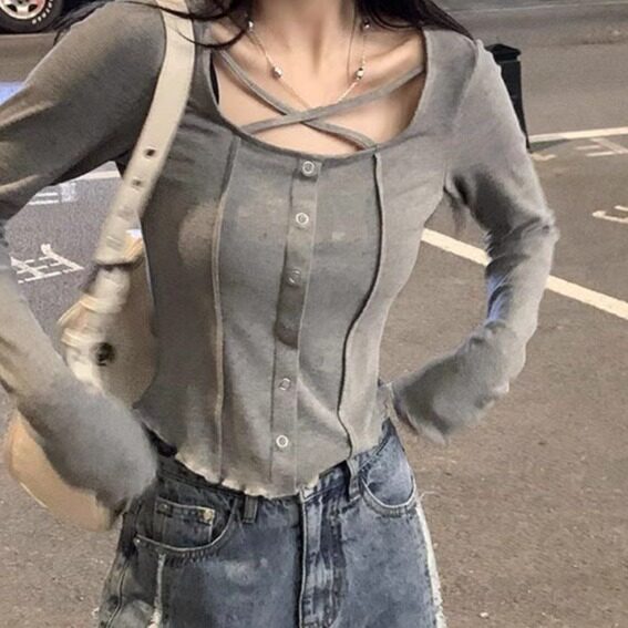辣妹心机锁骨显瘦短款学生上衣女2025秋装新款修身坑条长袖T恤女