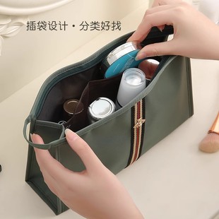 化妆包女小号便携手拿新款 韩国ins风简约 旅行护肤品收纳包笔袋式