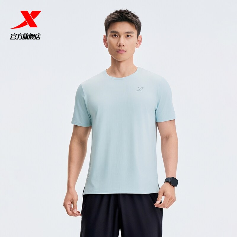 特步男冰丝速干跑步健身短袖T恤