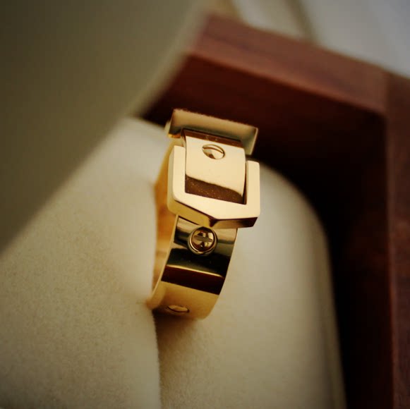 18k玫瑰金欧美复古宽面朋克皮带扣男女夸张戒指环保色久特价包邮