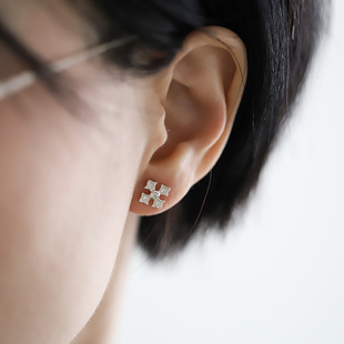 日本AMP JAPAN立方氧化锆925银花朵十字架耳环耳钉NCAJ