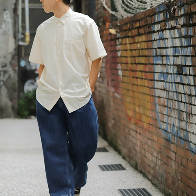 硬挺宽松剪裁短袖衬衫