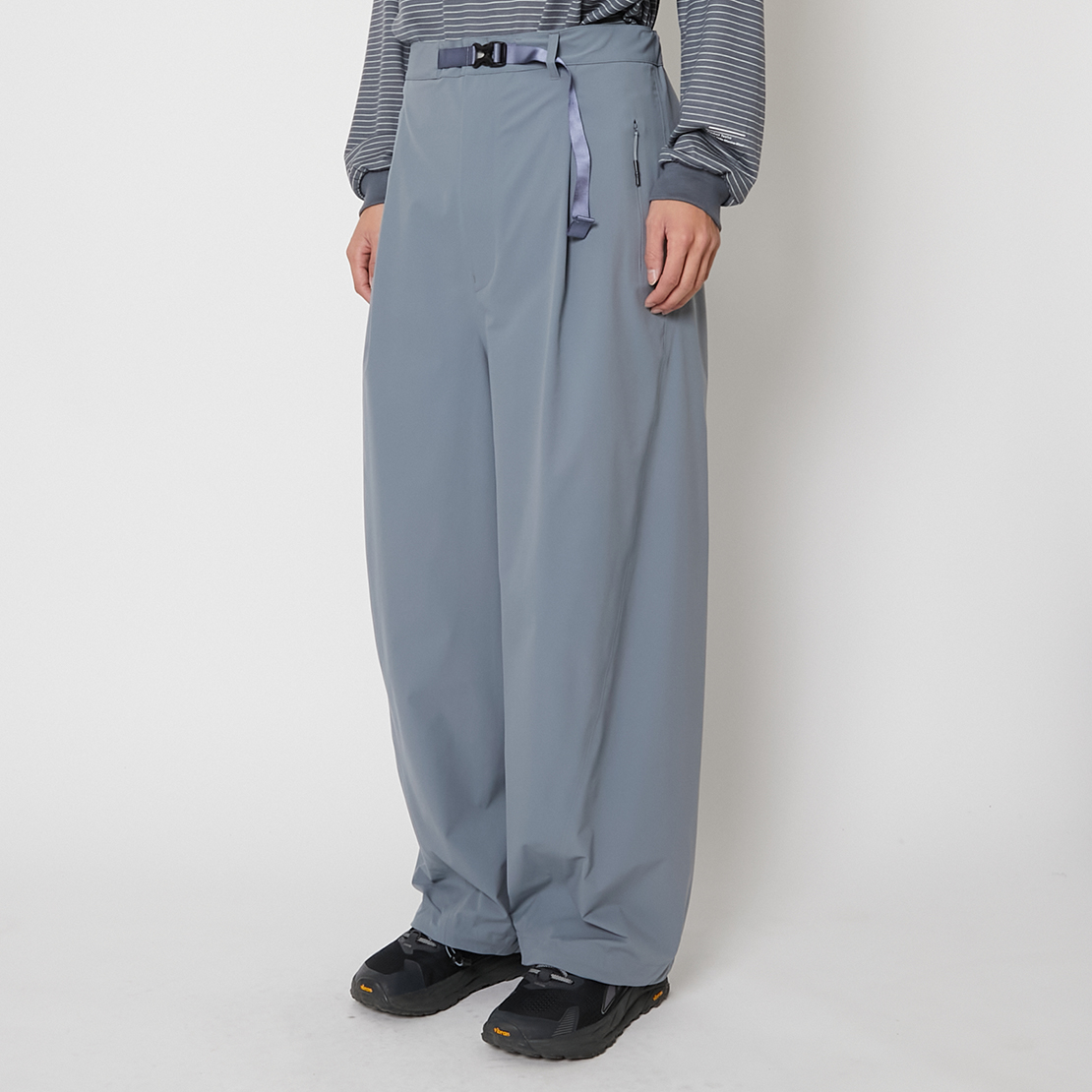 日本户外防泼水防风机能长裤