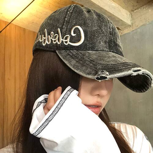 破洞水洗牛仔鸭舌帽女显脸小侧面刺绣字母帽子男新款宽檐棒球帽潮