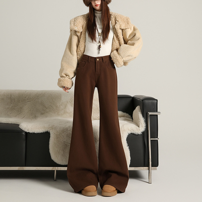 咖棕色加绒宽松微喇叭牛仔裤女2025秋冬小个子不贴腿梨形显瘦裤子