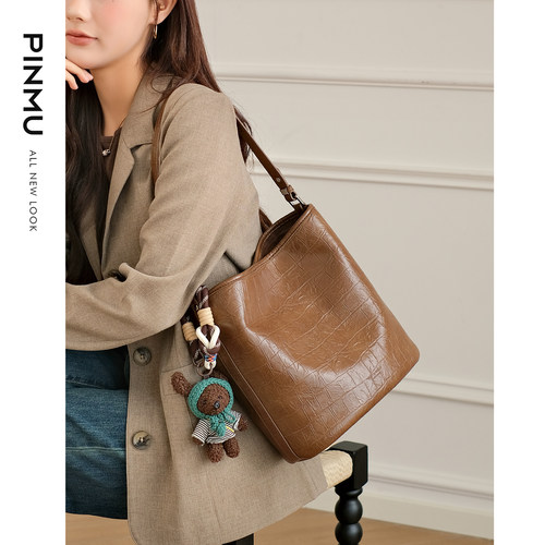 2025新款高级感斜挎包