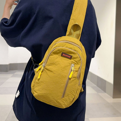 斜挎包男款大容量学生户外运动骑行胸包时尚超轻单肩小背包男包