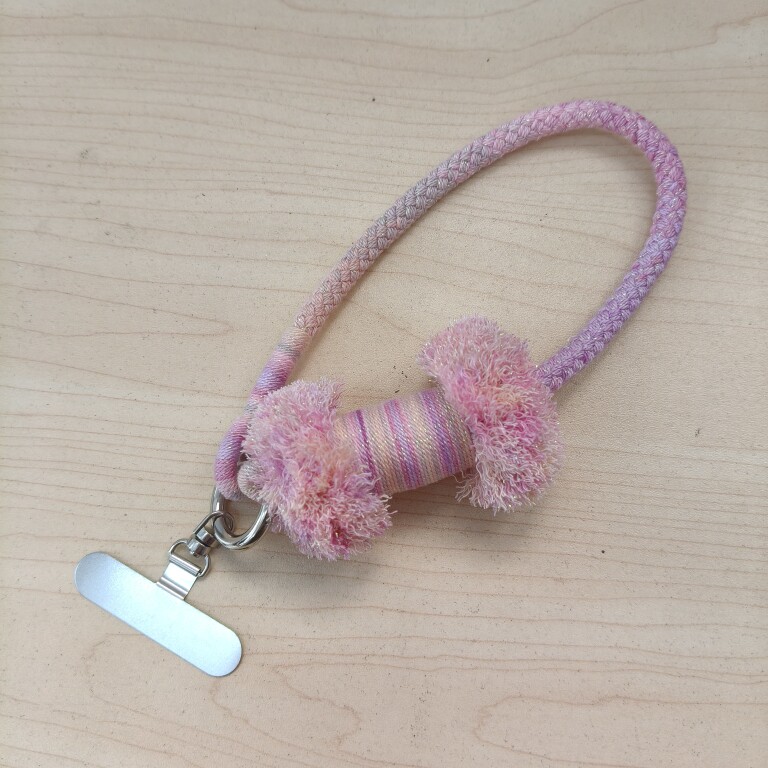 手工编织钥匙扣挂件毛绒球装饰包挂手机链挂饰绳龙鳞挂绳