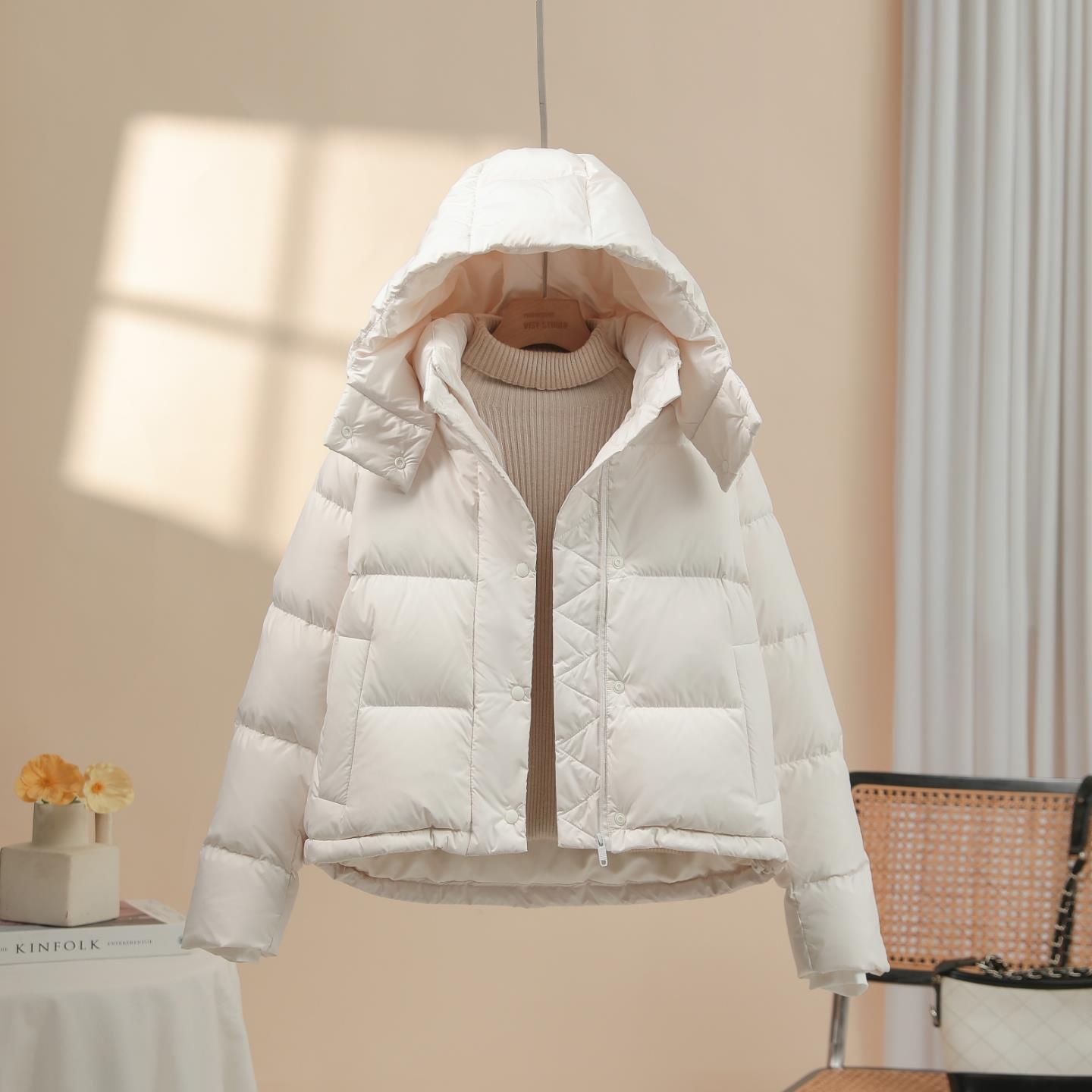 90白鸭绒羽绒服女短款连帽小个子时尚洋气宽松加厚面包服冬季外套