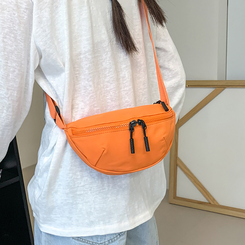 斜挎包男款休闲胸包2025新款时尚潮牌小挎包女轻便运动腰包单肩包