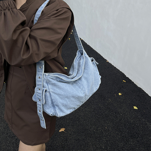 韩版 百搭大学生上课通勤单肩斜挎包 复古慵懒风水洗牛仔包小众时尚