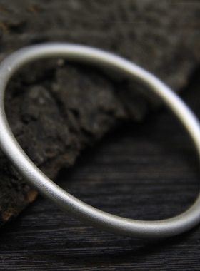 贵州银色民族特色999足银古法银闭口光圈流行手镯纯银手镯