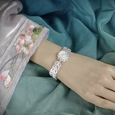 贵州纯手工银饰非遗拉丝工艺999足银婚庆幸福花婚庆手链送人礼物