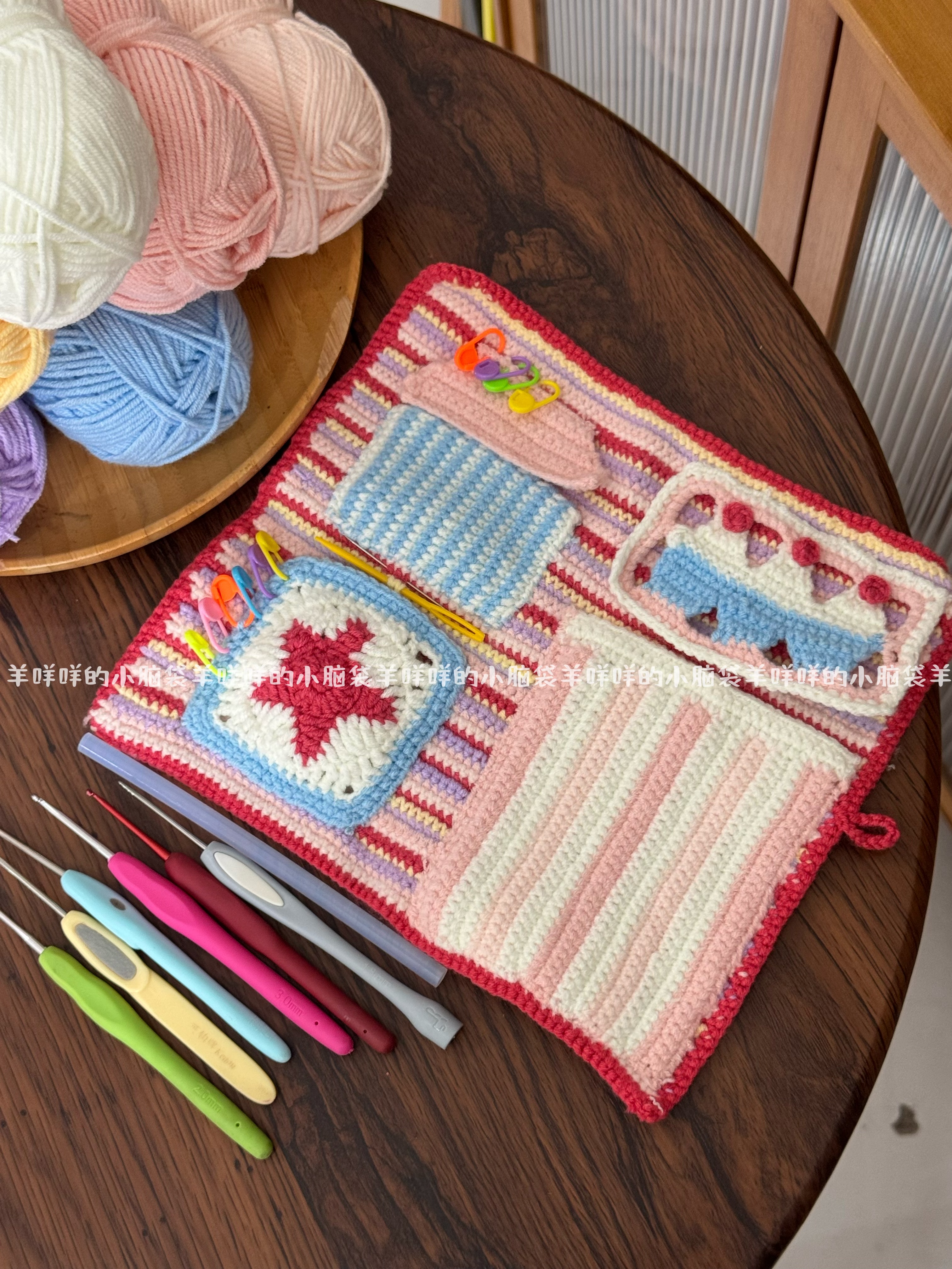 DIY钩针收纳包笔袋文具盒编织实用创意手工ins粉色星星毛线包随身