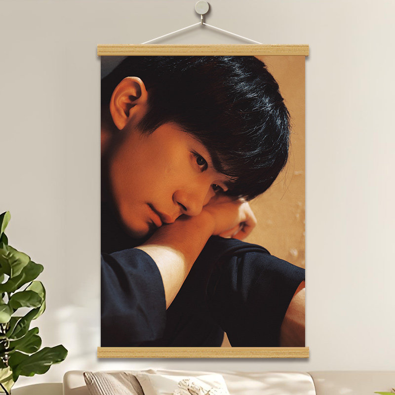 易烊千玺海报墙贴挂画同款周边明星画报卧室房间客厅照片装饰画,家居饰品,现代装饰画,淘宝优惠券,粉丝福利购,淘宝优惠卷