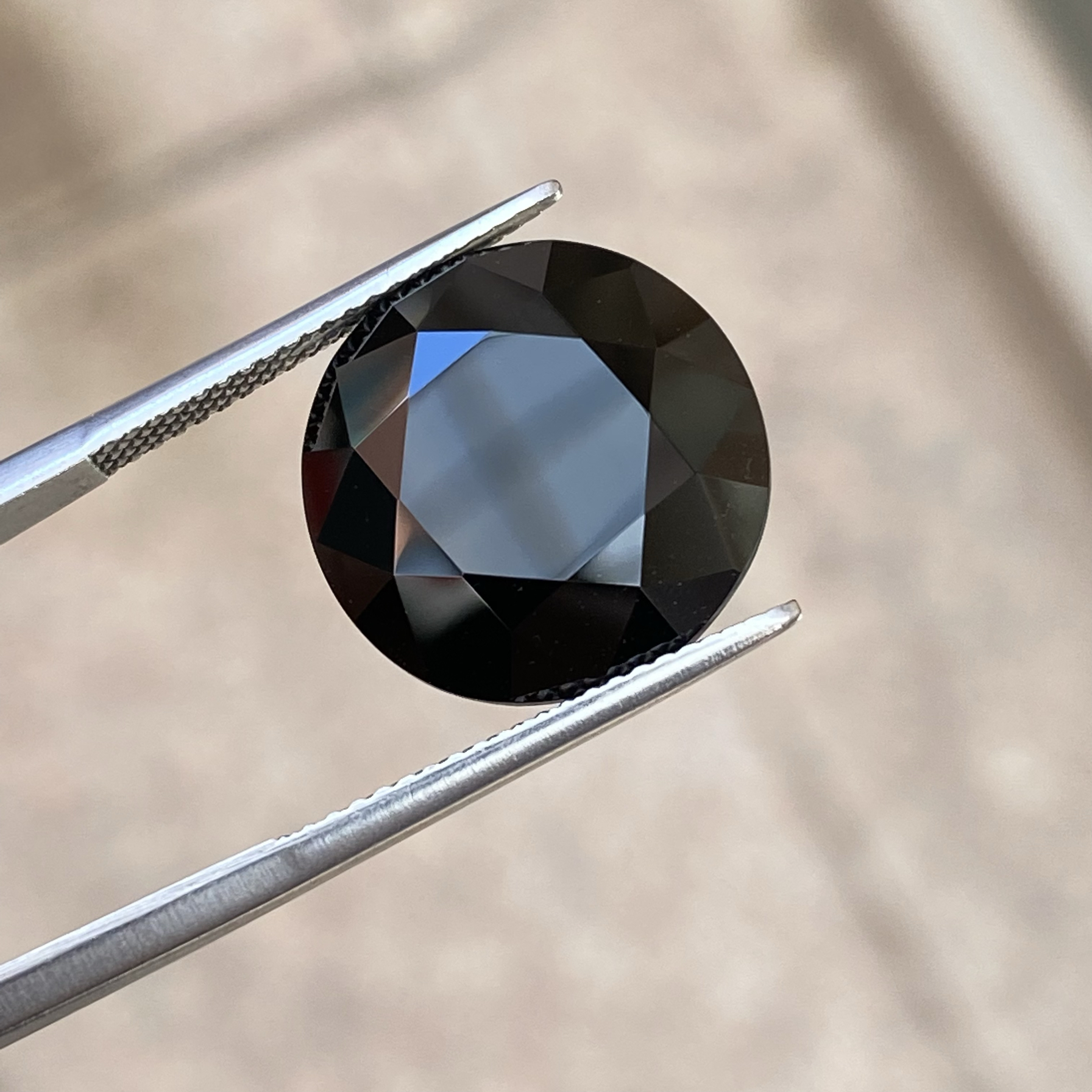 天然黑色尖晶石钻石切工14.2ct 表面无裂无矿坑适合制作戒指吊坠