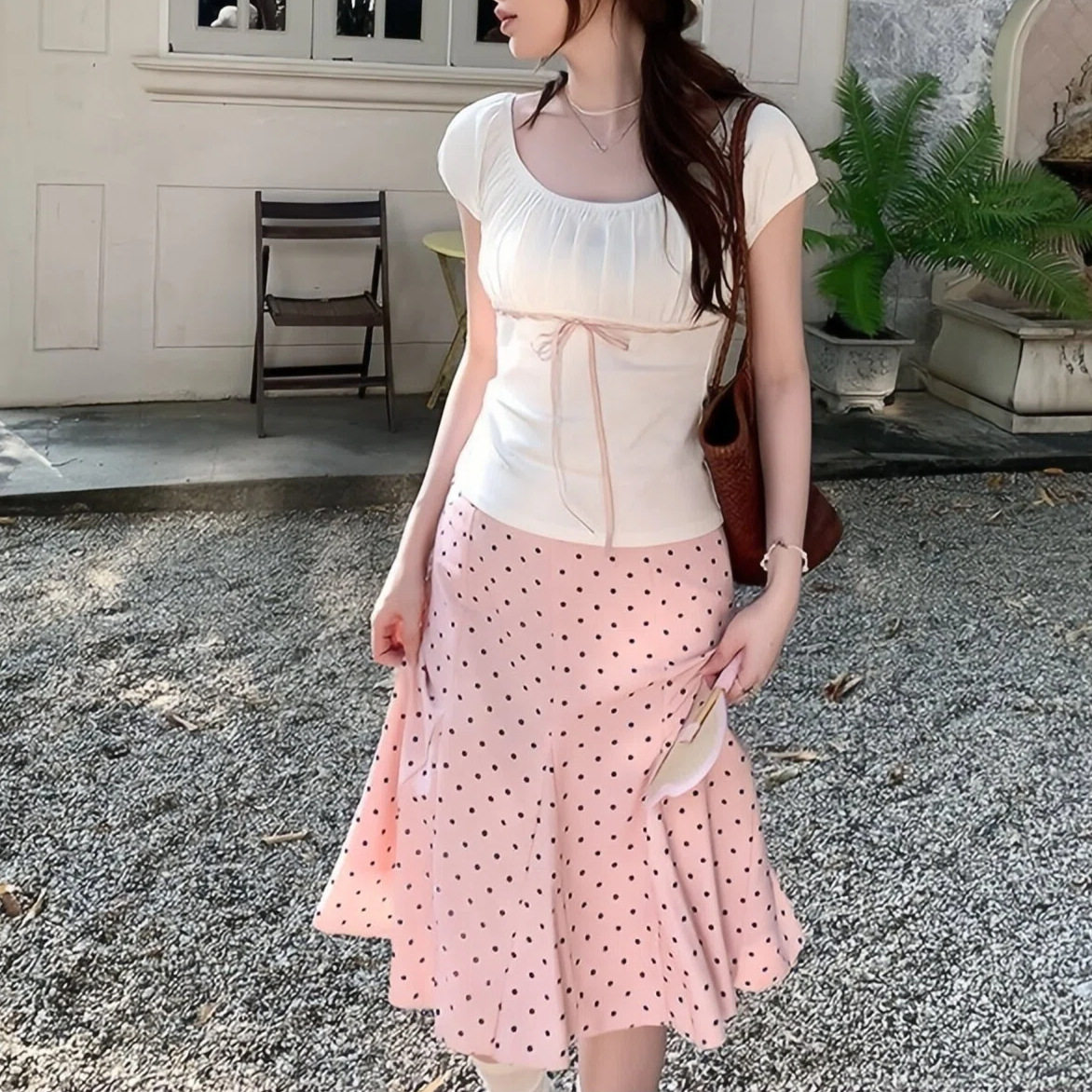 2026夏季新款设计感白色短袖上衣女粉色波点半身裙修身显瘦两件套