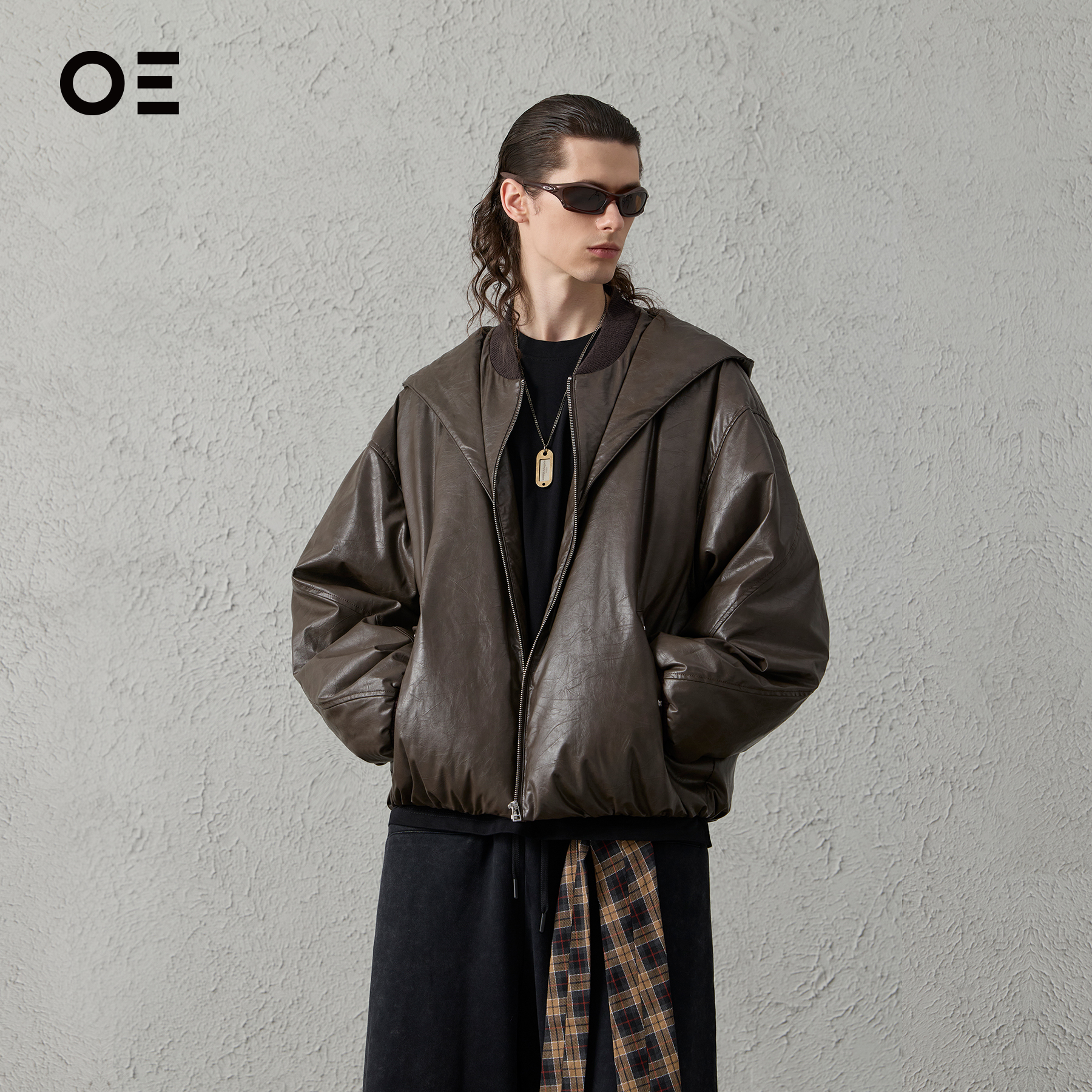 ORGANIC EMOTION飞行员夹克连帽羽绒服环保皮革解构三防厚外套OE - 封面