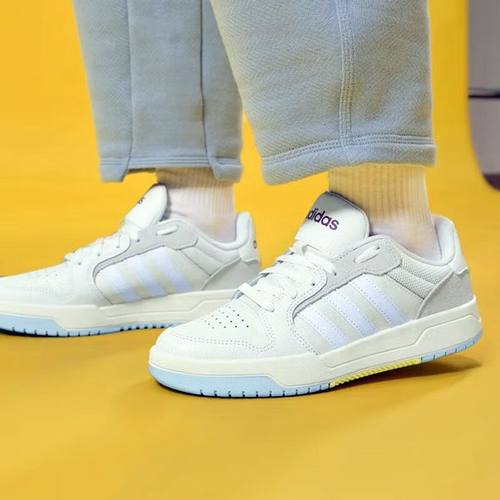 阿迪达斯adidas板鞋女鞋舒适耐磨百搭复古运动鞋低帮休闲鞋JP9963