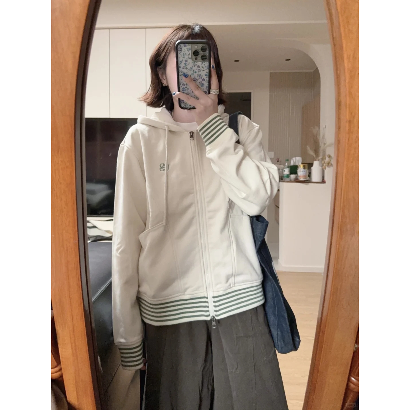 空穴来风  韩系复古刺绣螺口条纹连帽卫衣百搭休闲拼接上衣外套女