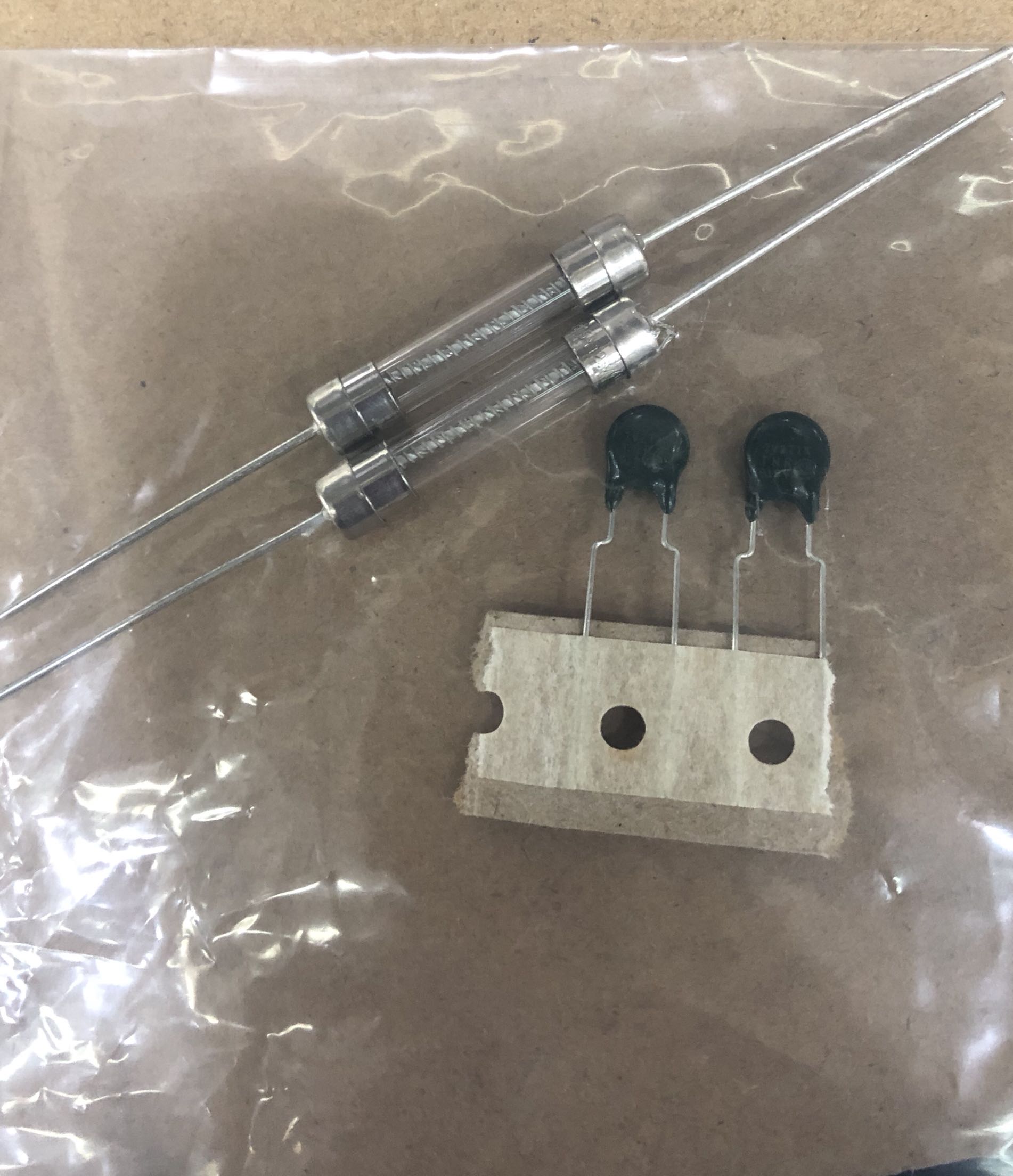 进口虎牌电饭煲维修包配件包，插错国内（220v）电压，保险管电阻