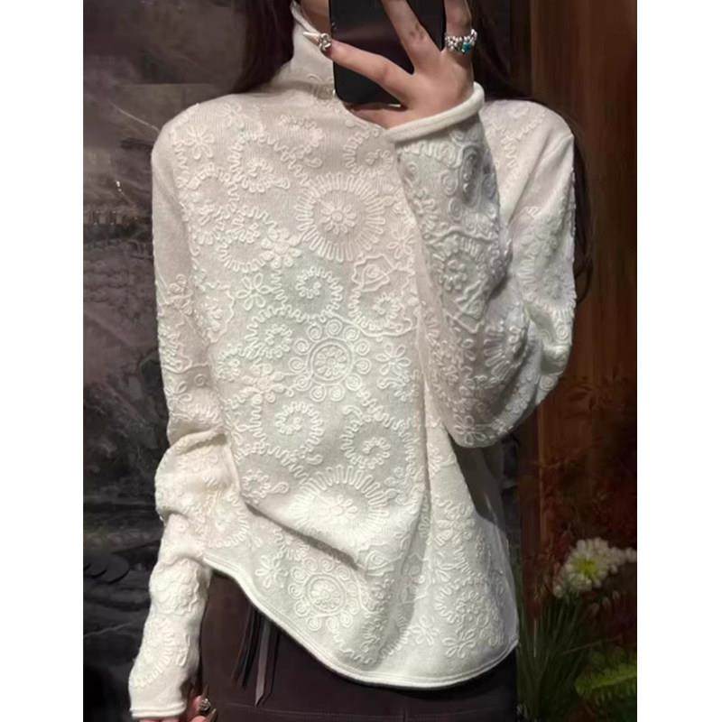 欧货高端定制减龄米色大码上衣女2025冬季新款加厚温柔松弛感毛衣