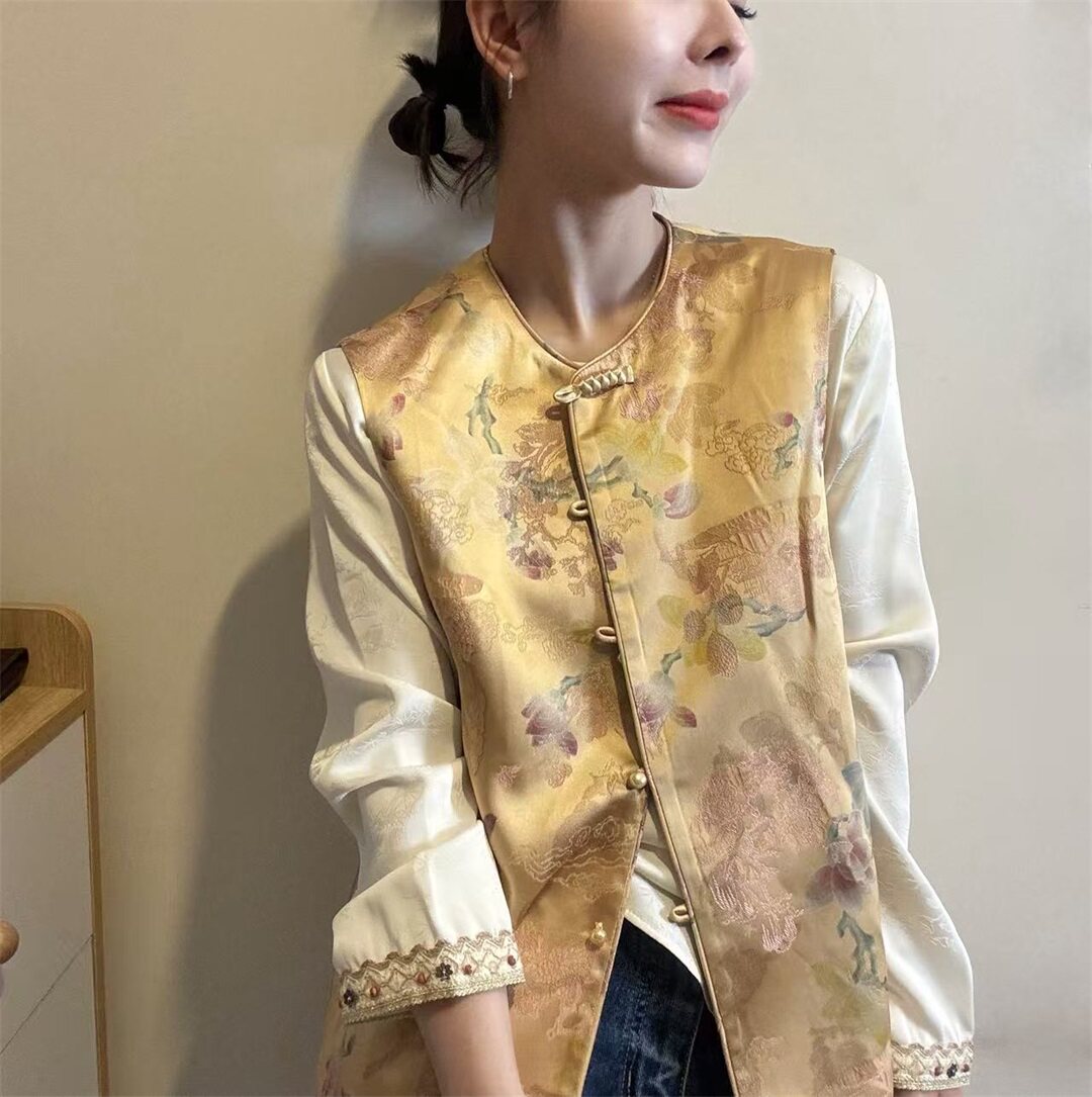 2026春季新款新中式绣花马甲女圆领盘扣无袖坎肩叠穿优雅国风外套