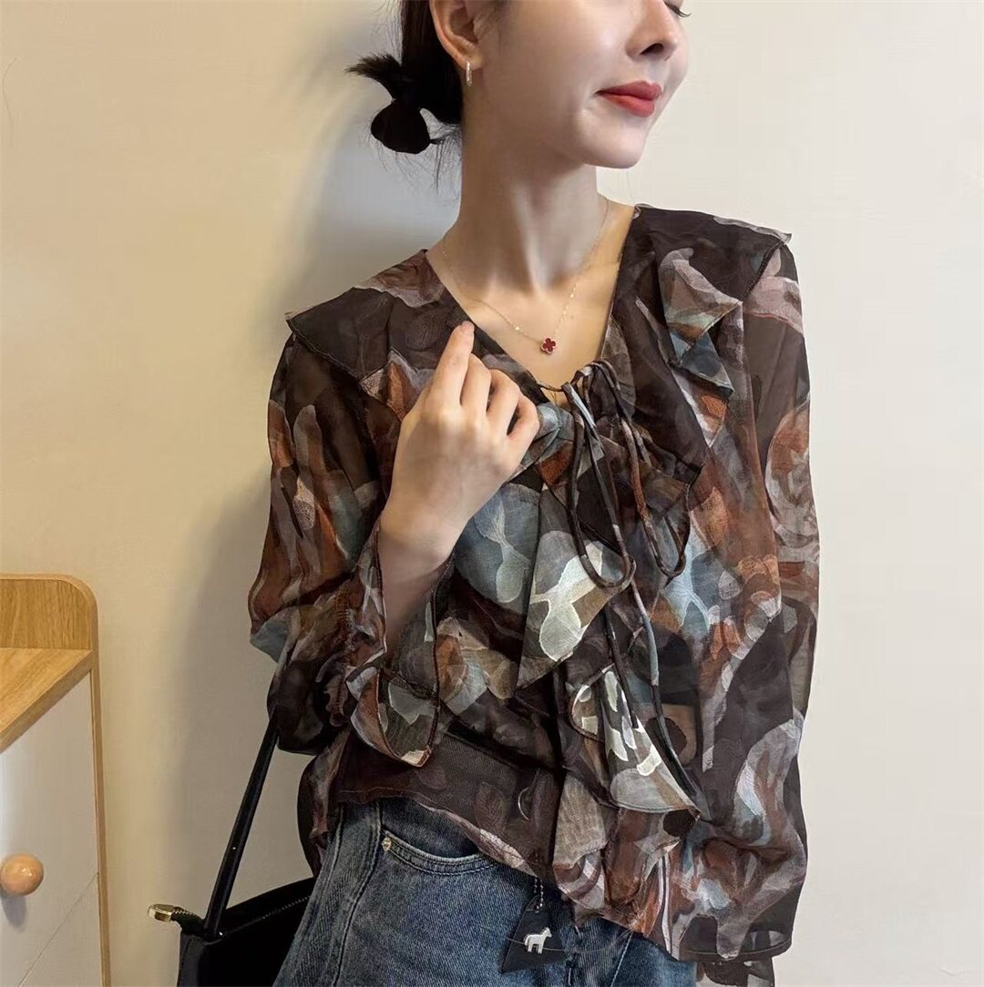 法式浪漫风真丝印花衬衫女2026春夏款长袖V领系带荷叶边通勤上衣