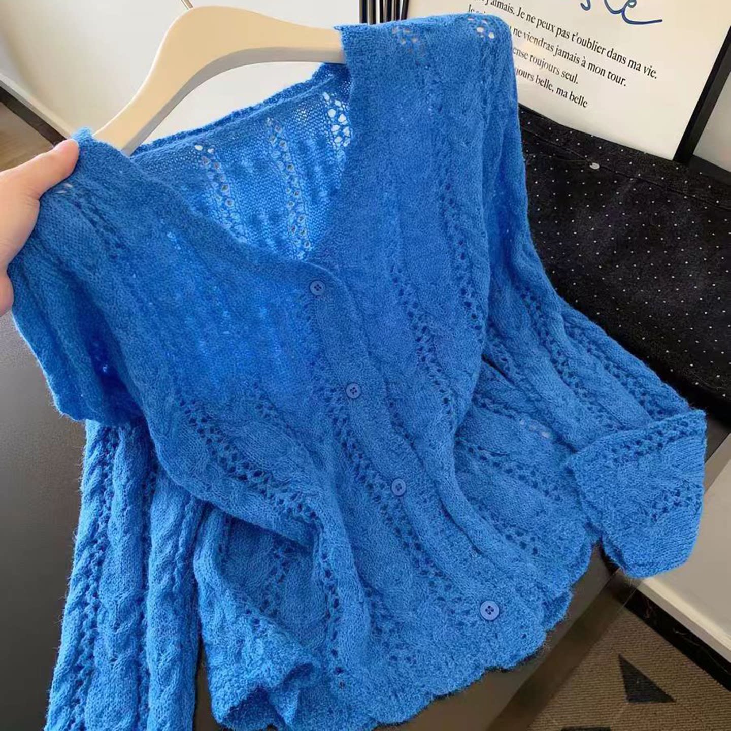 法式设计感v领镂空长袖针织开衫女时尚慵懒风百搭显瘦防晒罩衫