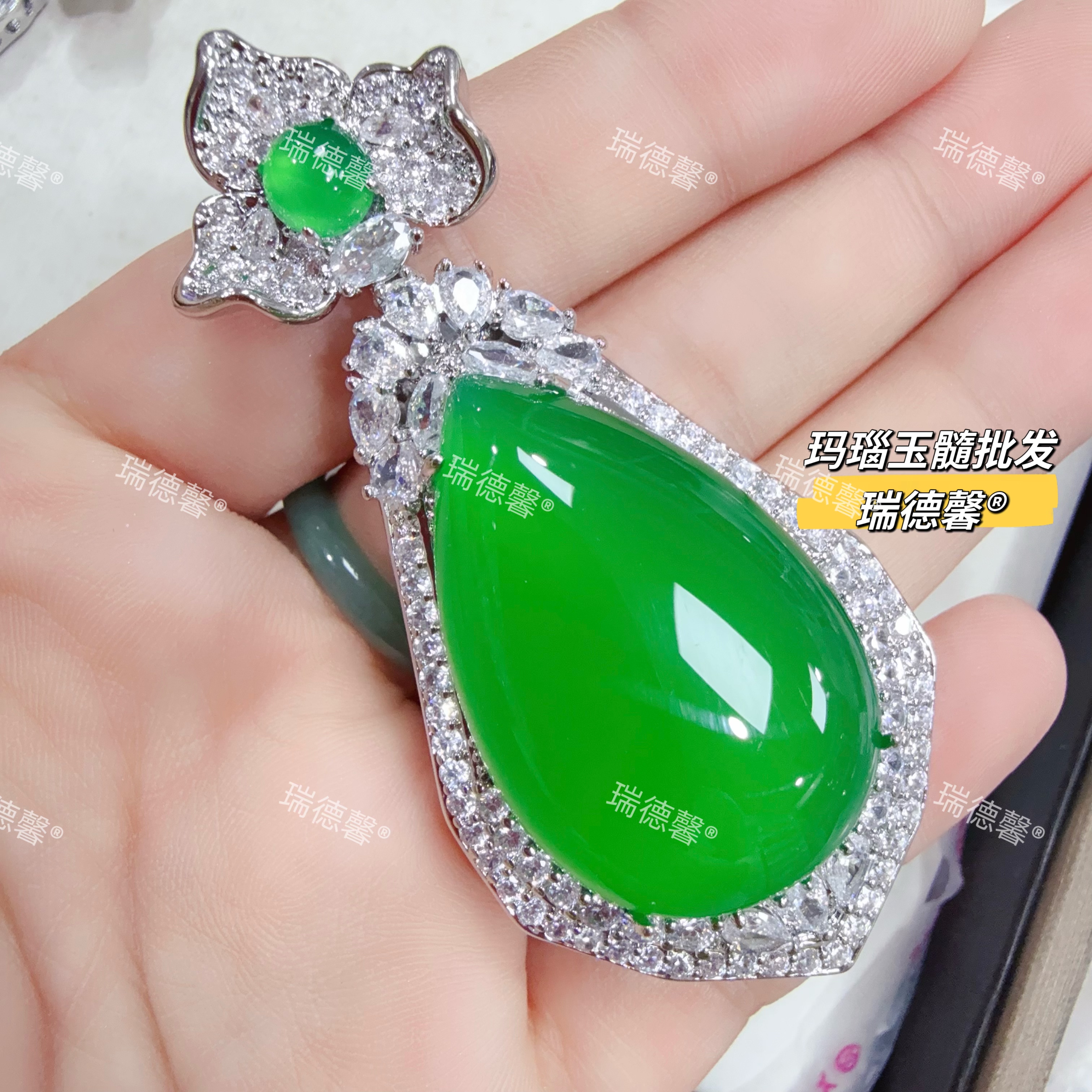 阳绿玉髓水滴吊坠大挂件毛衣链坠子新中式绿色玛瑙玉石项链女国风