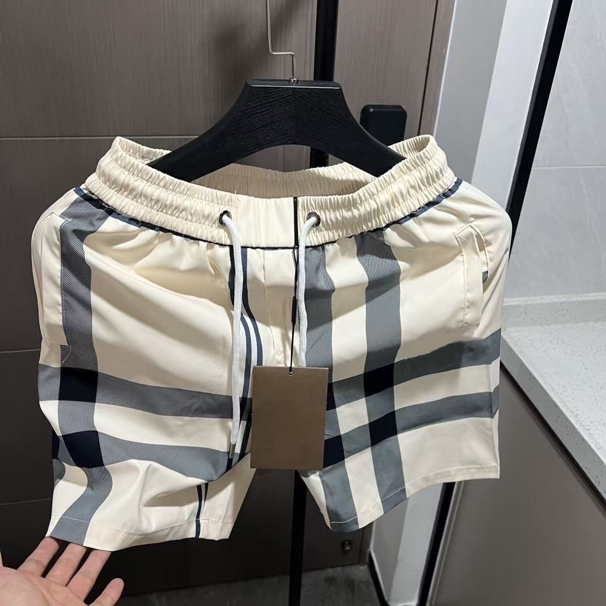 夏季款经典格子轻奢沙滩裤休闲短裤潮男运动薄款四分裤加肥加大码