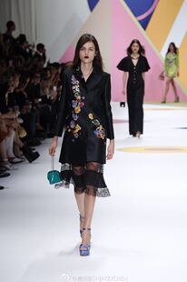 2016新款走秀同款全丝毛西装领中长款手工绣中式女装外套