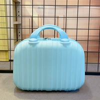 Маленькое вертикальное полосавое небо синий