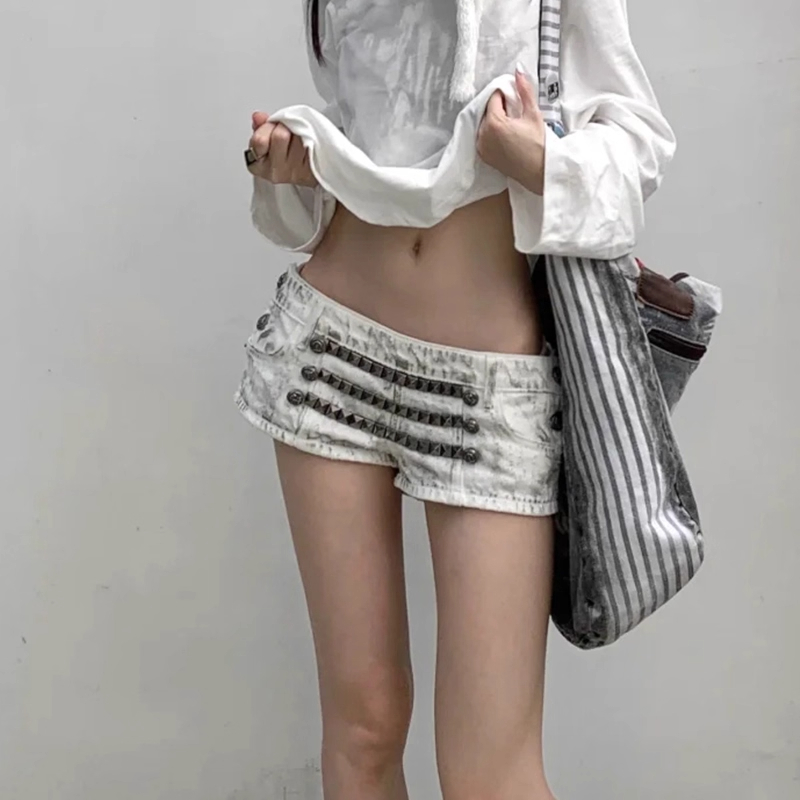 重工链条装饰擦脏低腰牛仔短裤女