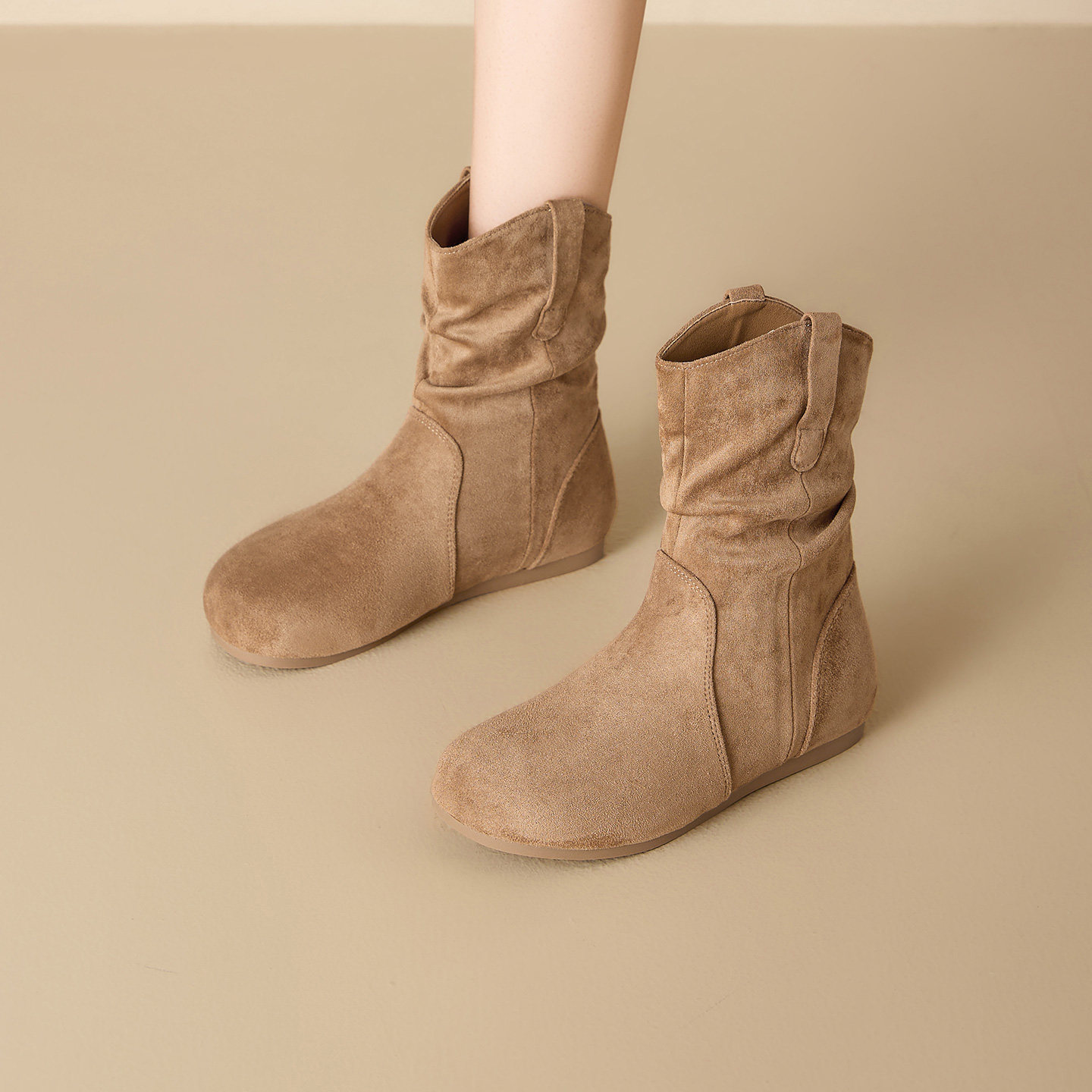 大东时装靴女鞋2025冬季新款美拉德堆堆靴棕色平底圆头舒适中筒靴,女鞋,时装靴,淘宝优惠券,粉丝福利购,淘宝优惠卷