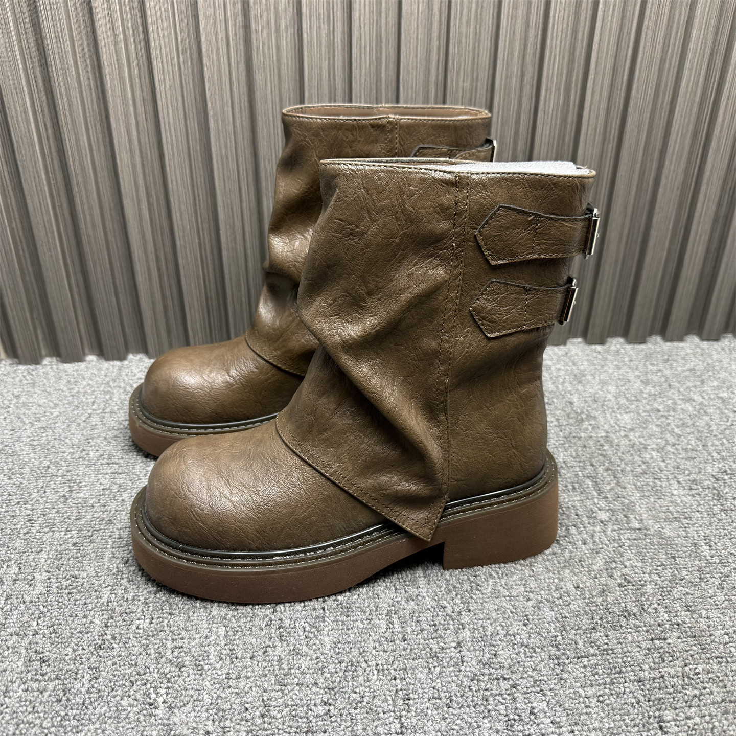 专柜处理英伦风皮带扣马丁靴女新款时尚厚底中筒棕色百搭堆堆靴单,女鞋,马丁靴,淘宝优惠券,粉丝福利购,淘宝优惠卷