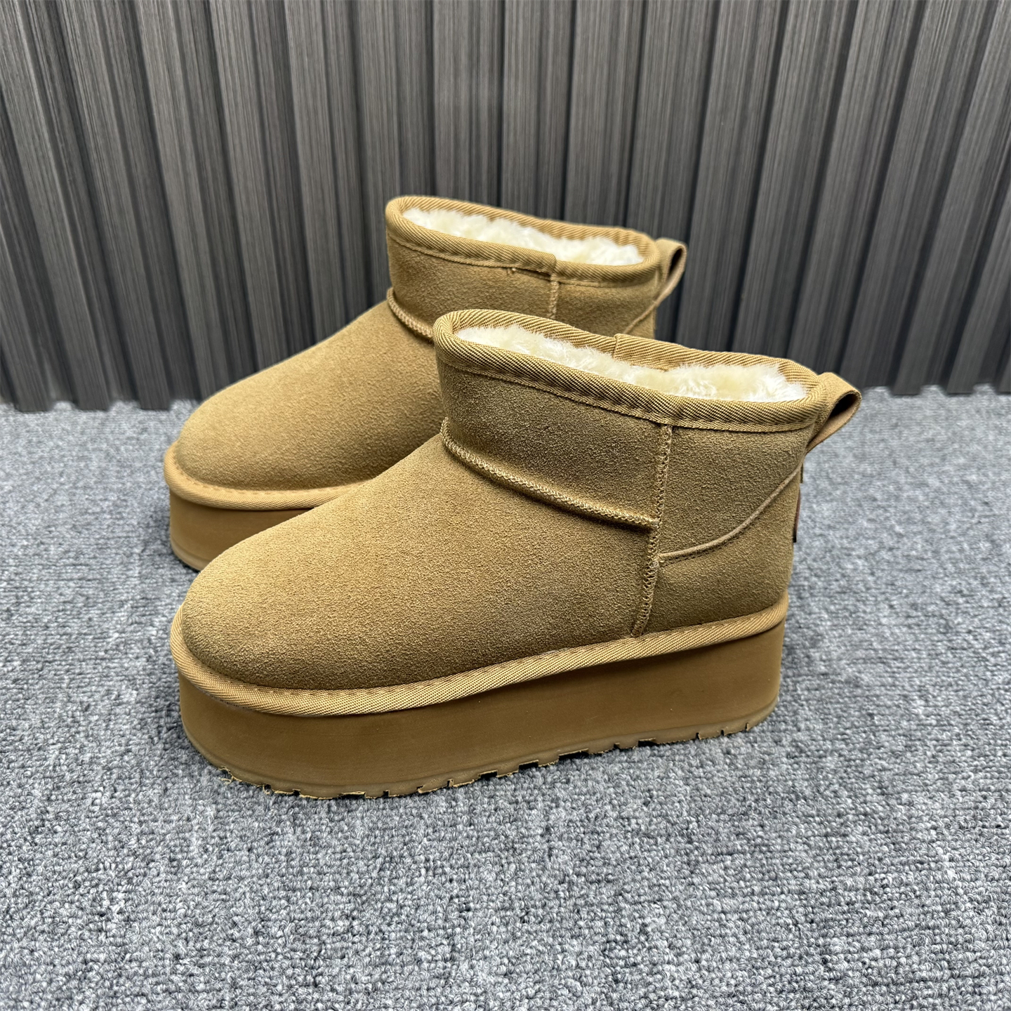 真皮加绒保暖时尚雪地靴