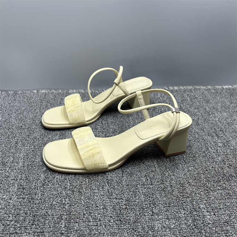 粗跟仙女风百搭气质凉鞋女