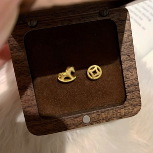 耳钉通体S925纯银木马铜钱不对称简约精致高级感百搭马年招财耳饰