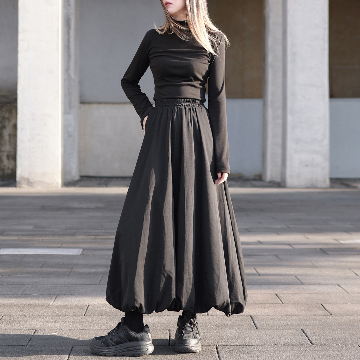 松弛感黑色花苞半身裙长裙