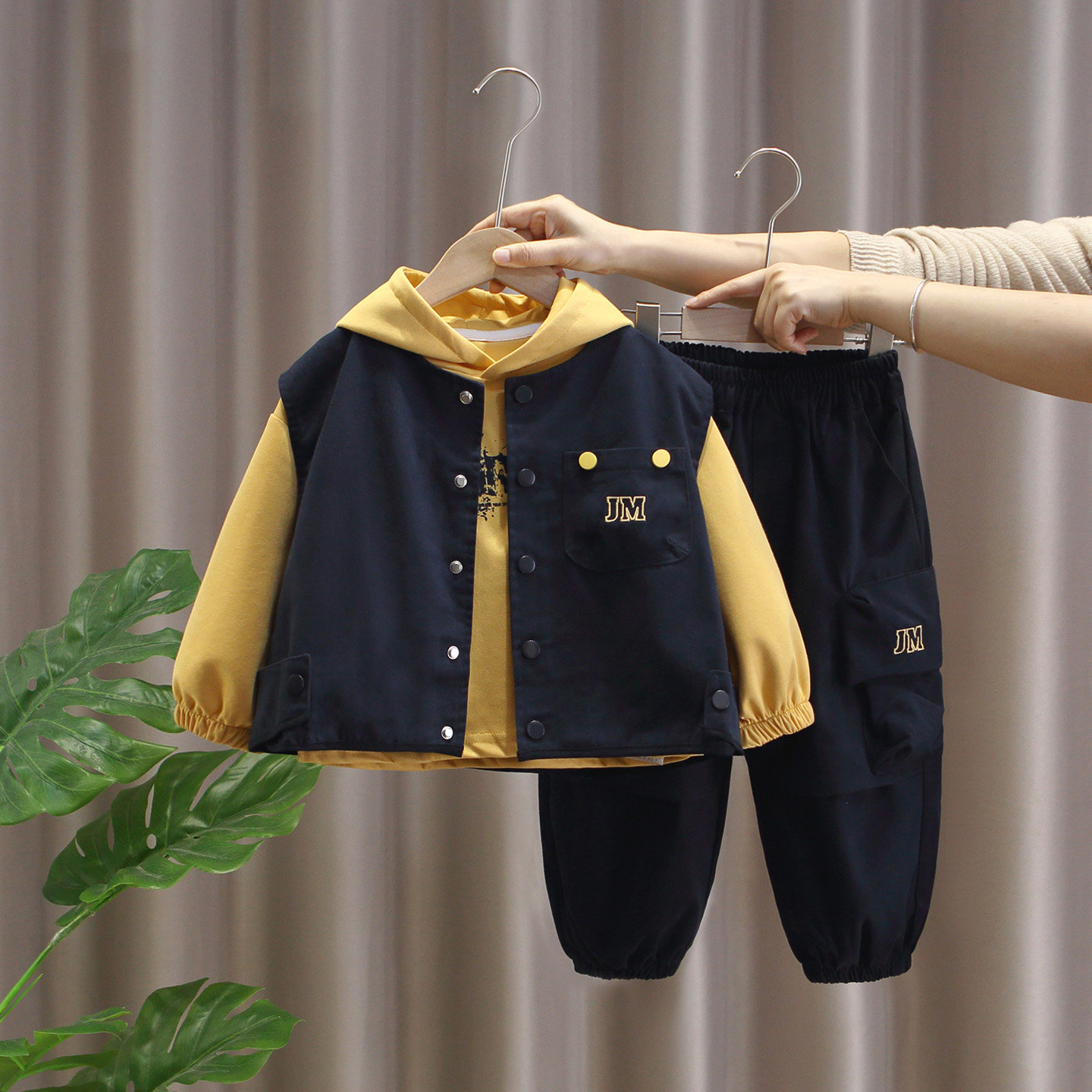 男童春装套装2026新款时髦儿童卫衣马甲三件套洋气宝宝春秋季衣服