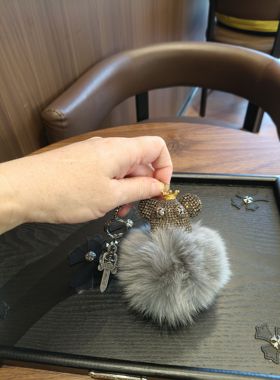 十字原创新款真水貂狐狸毛挂件自然毛感别致造型随身搭配尽显格调